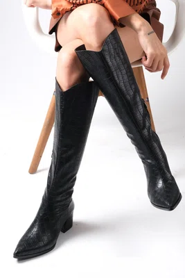 Mio Gusto Siena Black Color Alligator Pattern With Half-Zip in the Side, Sheepskin Lined Women's Heels Clubwear.