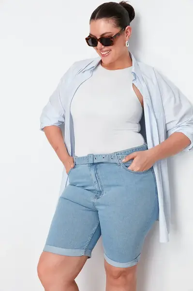 Trendyol Curve Light Blue Belted Flexible Skinny Denim Shorts