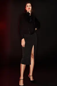 Čierna midi sukňa Marisse