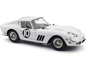 Ferrari 250 GTO 10 Graham Hill 2nd Place "Tourist Trophy - Goodwood" (1962) Limited Edition to 2200 pieces Worldwide 1/18 Diecast Model Car by CMC