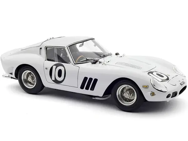 Ferrari 250 GTO 10 Graham Hill 2nd Place "Tourist Trophy - Goodwood" (1962) Limited Edition to 2200 pieces Worldwide 1/18 Diecast Model Car by CMC