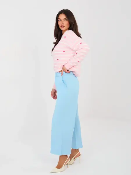 Světle modré kalhoty s detailem