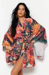 Trendyol tropický vzorovaný mini tkaný kimono a kaftan s páskem
