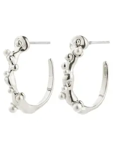 Pilgrim Náušnice 'Hadley'  strieborná / perlovo biela