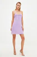 Trendyol Lilac knoflík Detailní večerní šaty