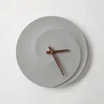 ODLITO Betonové nástěnné hodiny Spirála – přírodní – 30 cm – hnědé ručičky