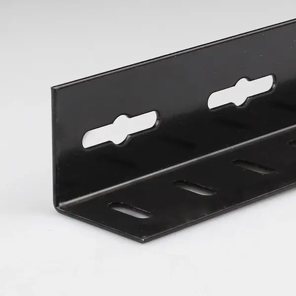 Roh na police cerny lakovaná ocel 35x35x1000