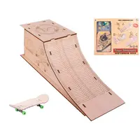 Skateboard 10 cm kov s dřevěnou rampou