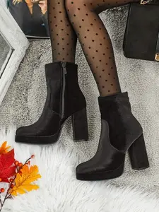 Dámské kotníkové kozačky na podpatku Resti