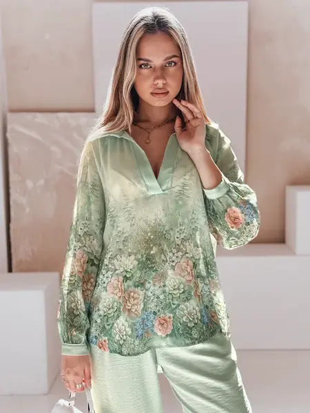 Dámská oversize halenka s květinovým vzorem