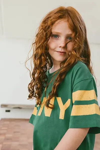 Dětské bavlněné tričko Tinycottons STRIPES LOGO TEE zelená barva, s potiskem, SS25-137