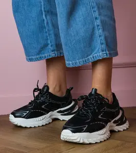 Gemre Black sporty sneakers with thick soles Lirana