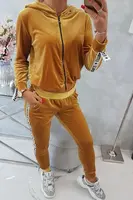 Velurová souprava s ozdobnými pruhy