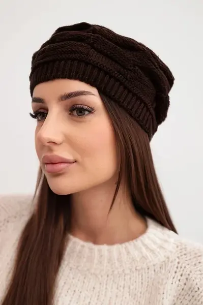 Dámská zimní čepice K397 s ozdobným vzorem