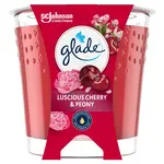 Glade Vonná svíčka Luscious Cherry & Peony 112 g