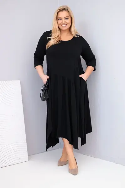 Plus size šaty s asymetrickým lemem