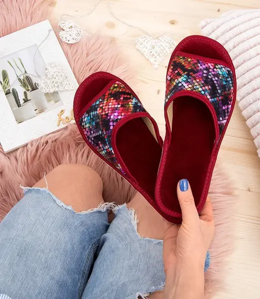 Dámské pantofle NS-051 v burgundském hadém vzoru