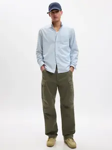 Khaki pánske cargo nohavice GAP