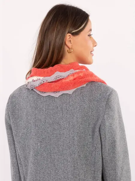 Šála s korálovým vzorem