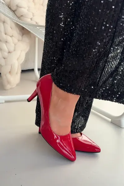 Červené lodičky Sergio Leone