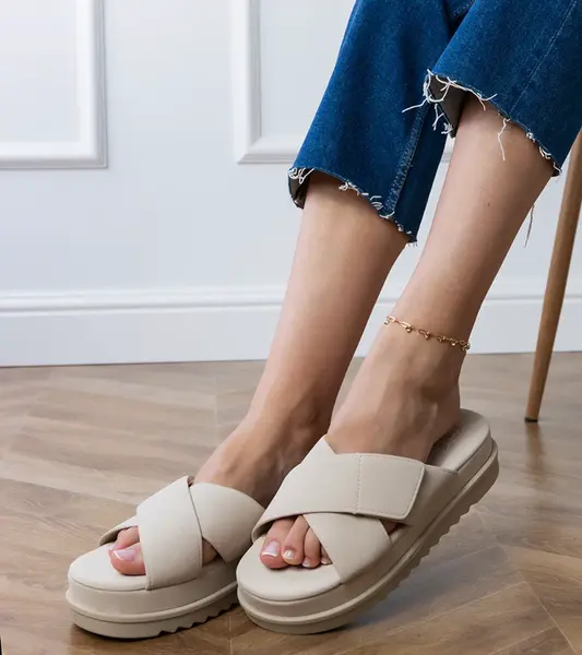 Gemre Beige platform strap slides Juko