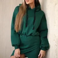Insulated dress with a clutch bottom in dark green color