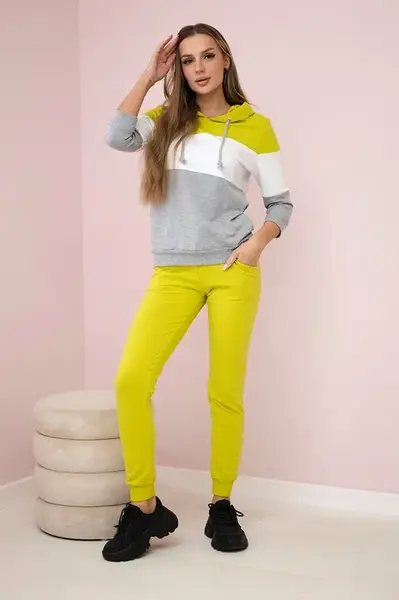 Set with colorful kiwi+white stripes