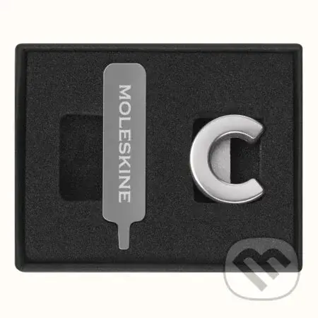 Moleskine  - ozdoba na zápisník – písmeno C