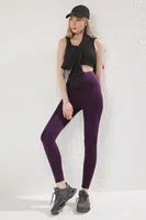 Trendyol Plum push-up představoval pletené sportovní legíny po celé délce