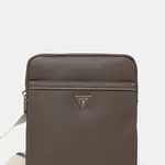 Ledvinka Guess CERTOSA hnědá barva, HMECSA P3123