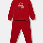 Dětská bavlněná tepláková souprava United Colors of Benetton červená barva, 3J68GK00S