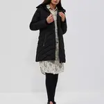 Bunda se zateplenou kapucí