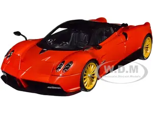 Pagani Huayra Roadster Rosso Monza Red and Carbon with Luggage Set 1/18 Model Car by Autoart
