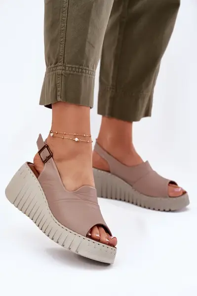 Dámske Sandále Z Prírodnej Kože Na Klíne Tmavo Béžové Artiker