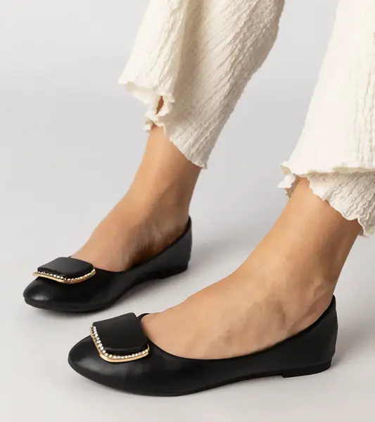marka niezdefiniowana Čierne dámske balerínky s kryštálikmi Bejla