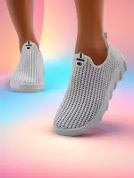 Resti Women's Slip-On Fabric Sports Shoes Erra