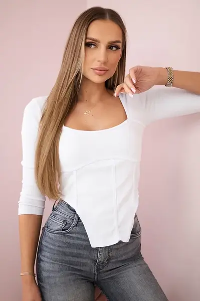 Žebrovaná halenka s výstřihem v bílé barvě