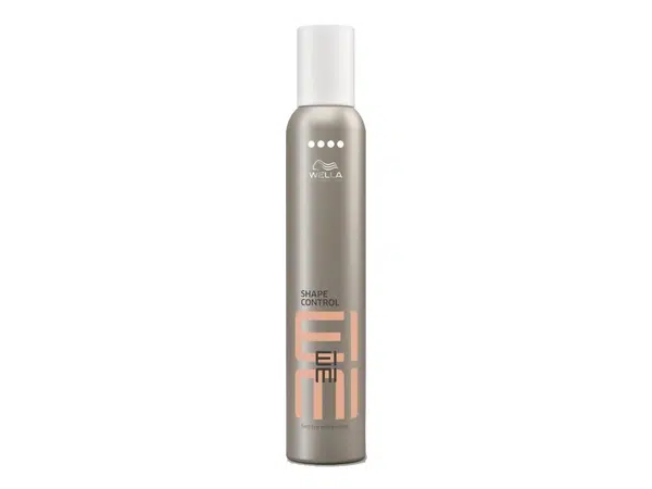 Wella Professionals Extra silná tvarovací pěna na vlasy EIMI Shape Control 300 ml