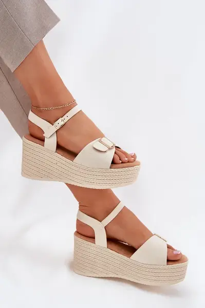 Boto Dámské sandály na klínu s přezkou béžové Liniella