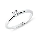 Jemný zásnubný prsteň s diamantom KLENOTA