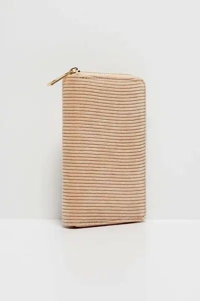 Marisse Wallet with a structured texture