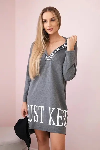 Šaty s kapucí a grafitovým potiskem