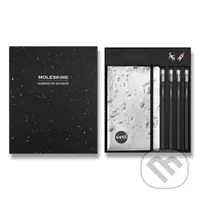Moleskine - kolekcia NASA-inspired (zápisník, 4 grafitové ceruzky Blackwing a 2 ozdoby na zápisník) v krabičke