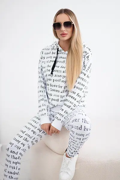 Set with white print