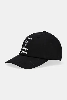Bavlněná baseballová čepice Juicy Couture PEACE LOVE AND JUICY CAP černá barva, s aplikací, JCAWH225703