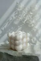 Dekorativní svíčka Temida Heart Cube 145 g béžová barva