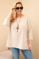 Plus size asymetrická blúzka s náhrdelníkom