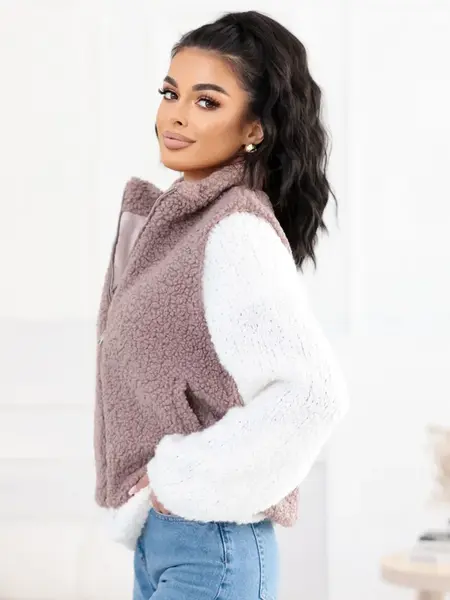 Dámska pletená vesta s kapucňou