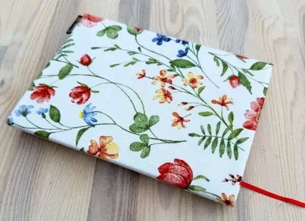 Obal na knihu - Luční květy (S)