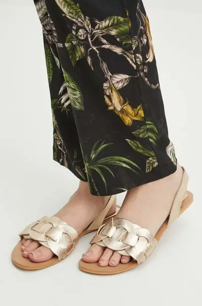 Kožené sandály Medicine